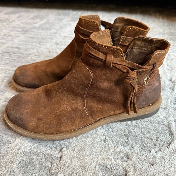 Born Wynter Ankle Boots Distressed Leather Comfort Cognac Brown
Size 8.5 Womens - Picture 4 of 8